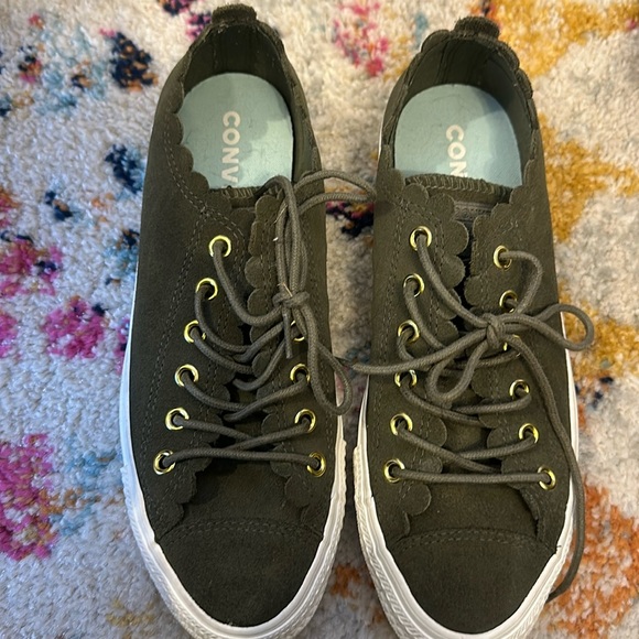 Converse Chuck Taylor All-Star Frilly Thrills Low Tops - Picture 1 of 4